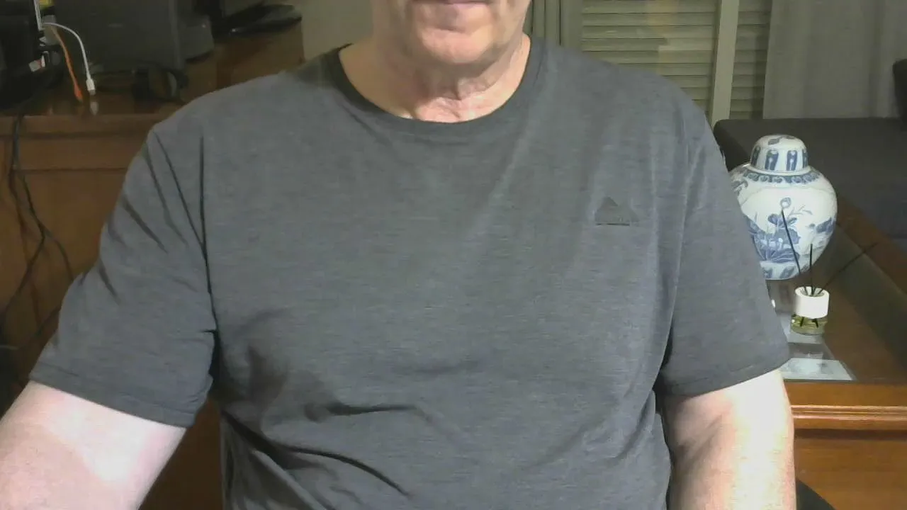 Offline Tonyxxx64 on Cam4