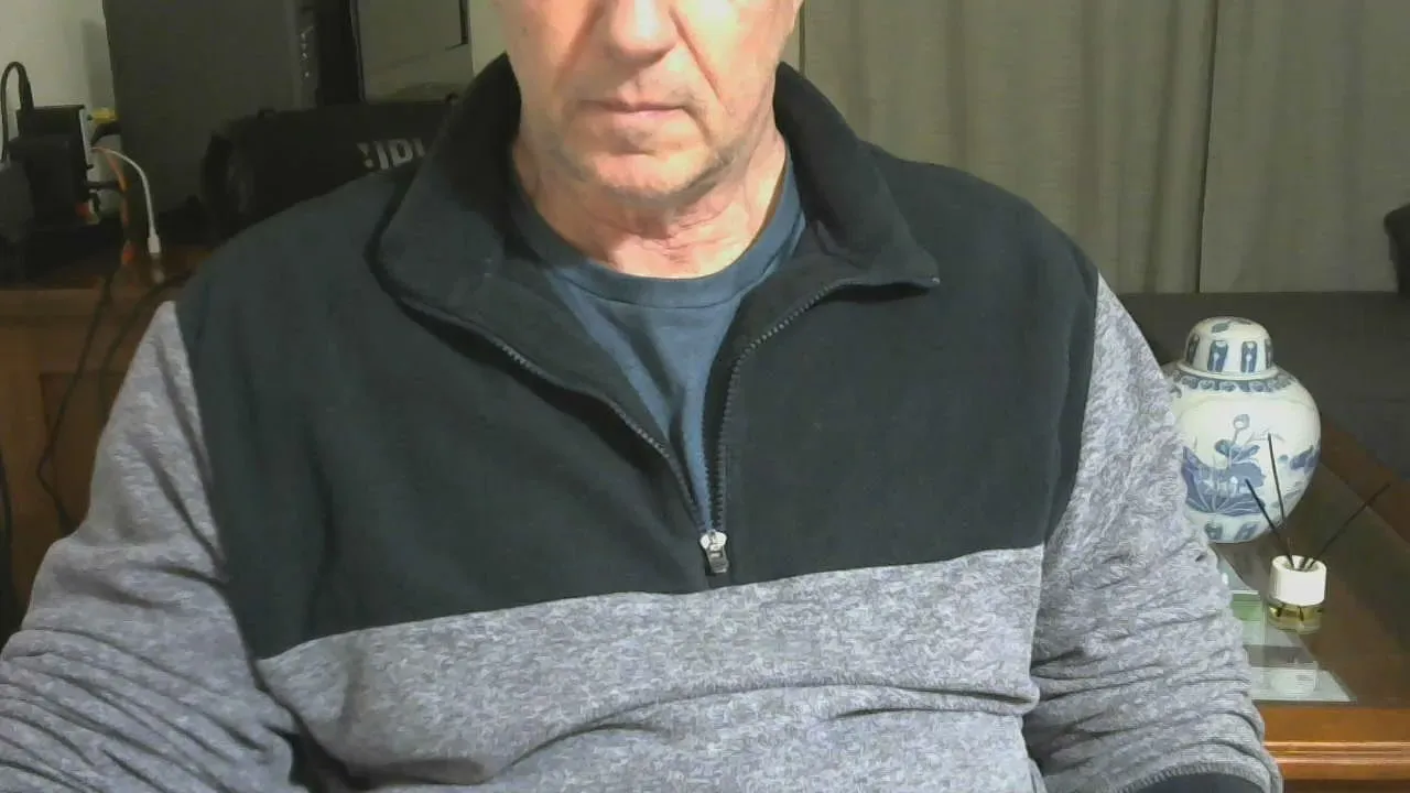 Offline Tonyxxx64 on Cam4