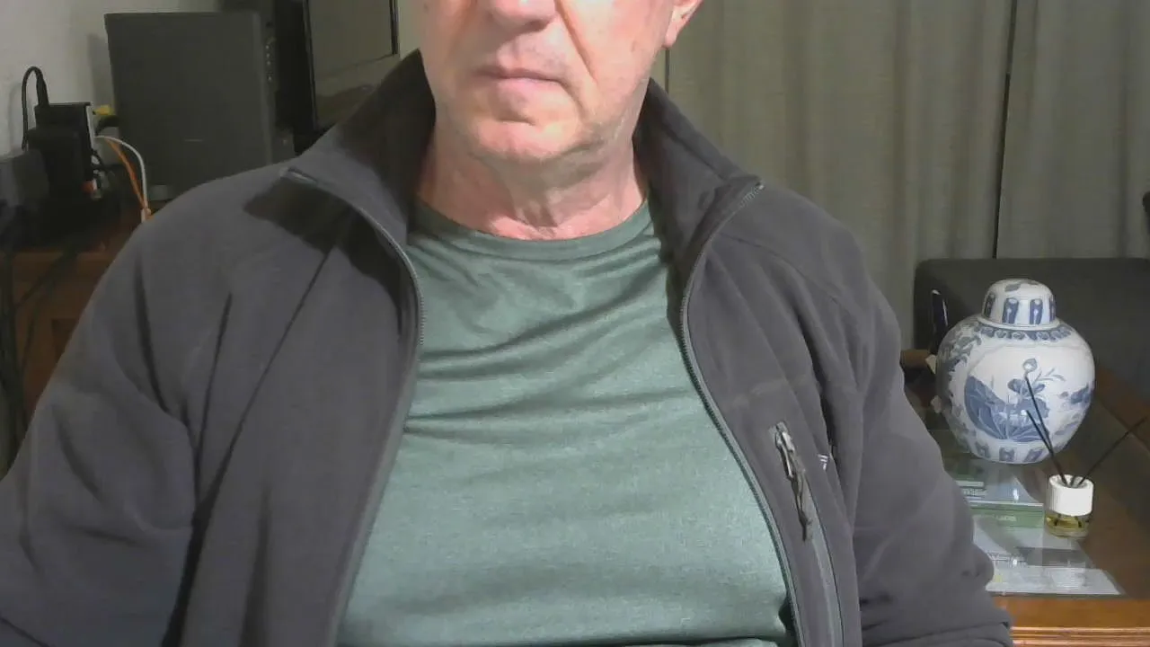 Offline Tonyxxx64 on Cam4