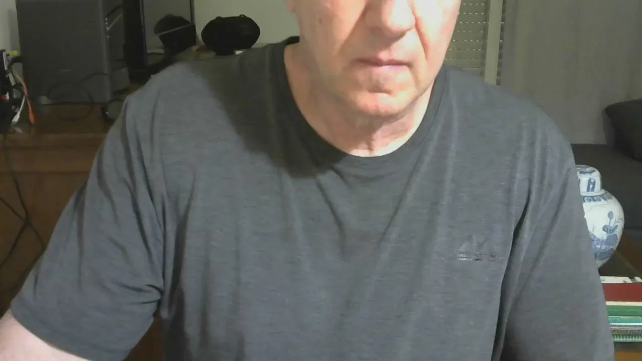 Offline Tonyxxx64 on Cam4