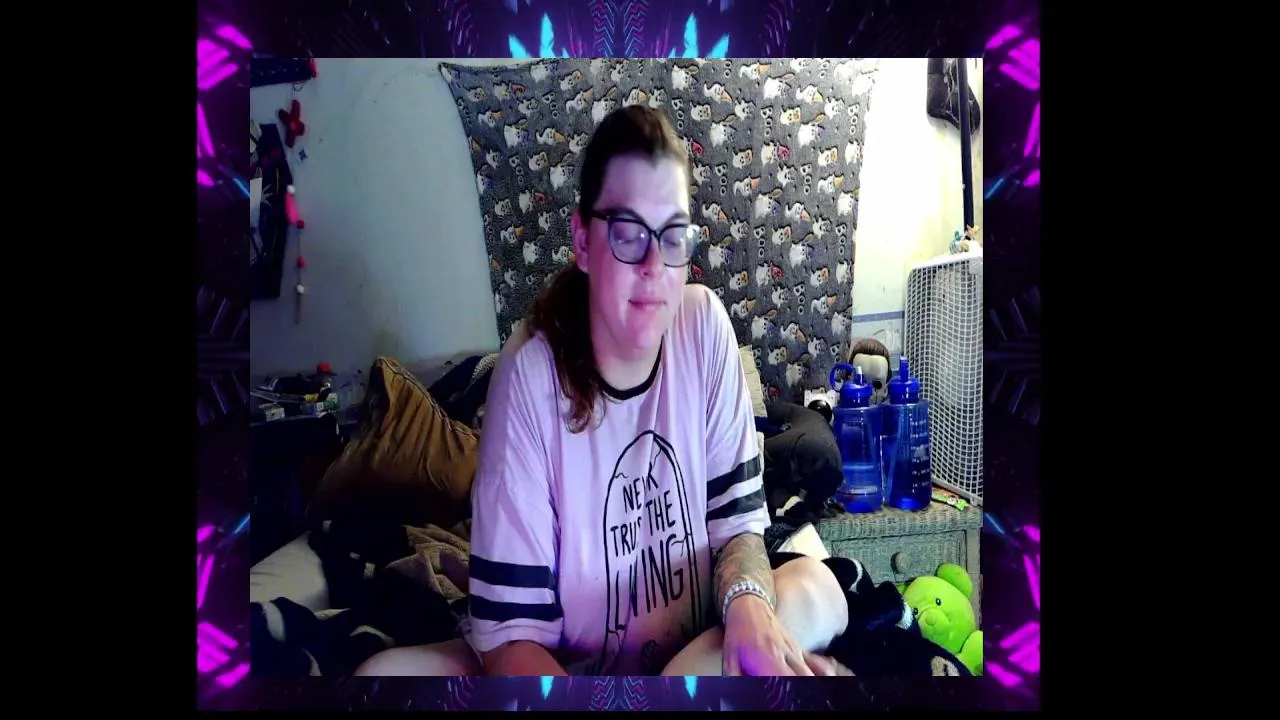 Offline Toxiclove01 on Cam4