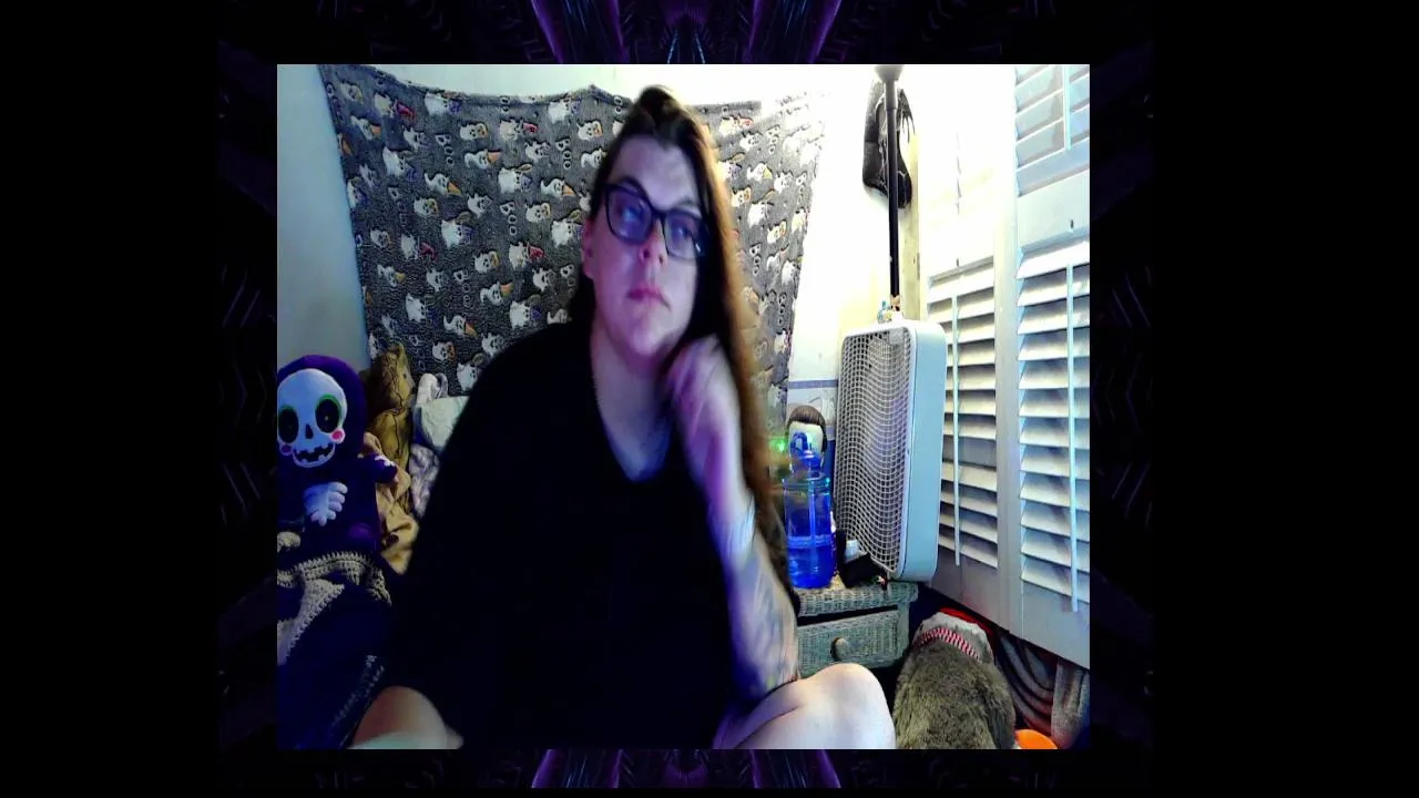 Offline Toxiclove01 on Cam4