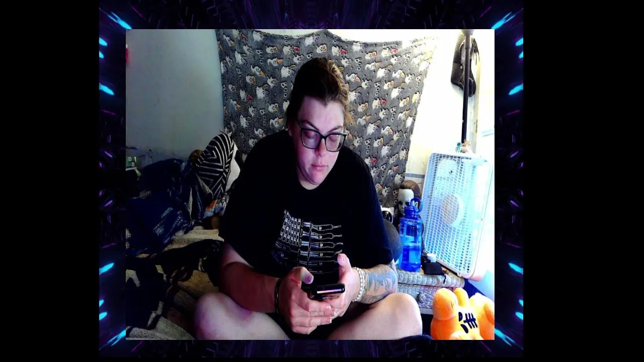 Offline Toxiclove01 on Cam4