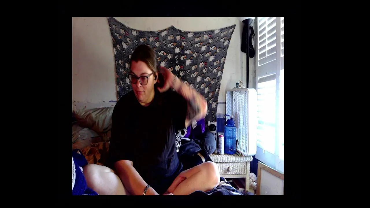 Offline Toxiclove01 on Cam4