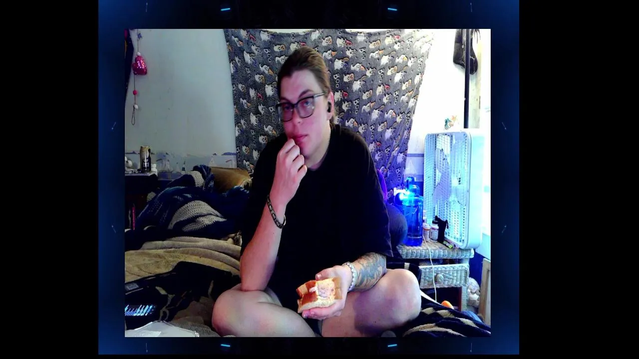 Offline Toxiclove01 on Cam4