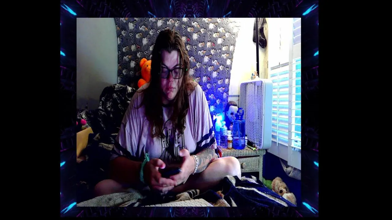 Offline Toxiclove01 on Cam4