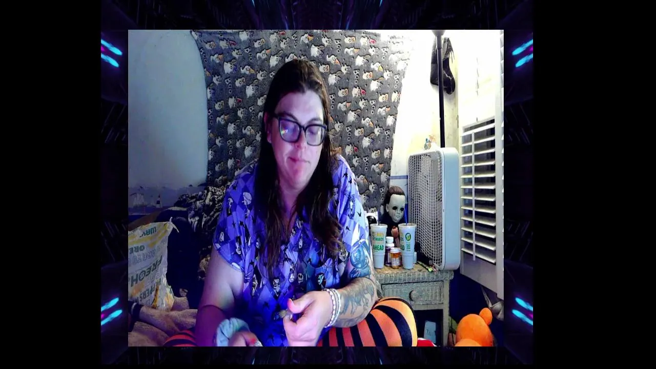 Offline Toxiclove01 on Cam4