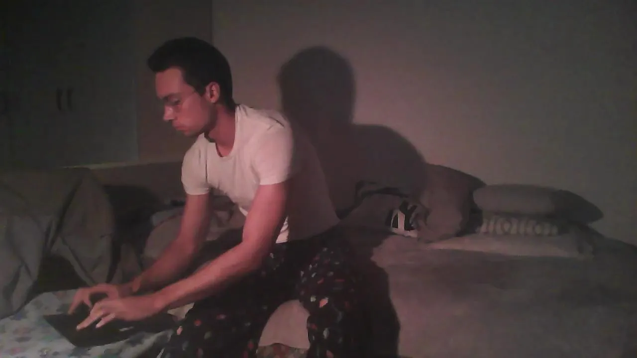 Offline TriesteSingle on Cam4