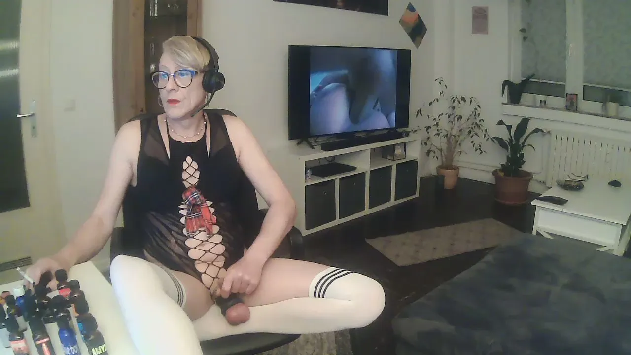 Offline tvchristinperv on Cam4