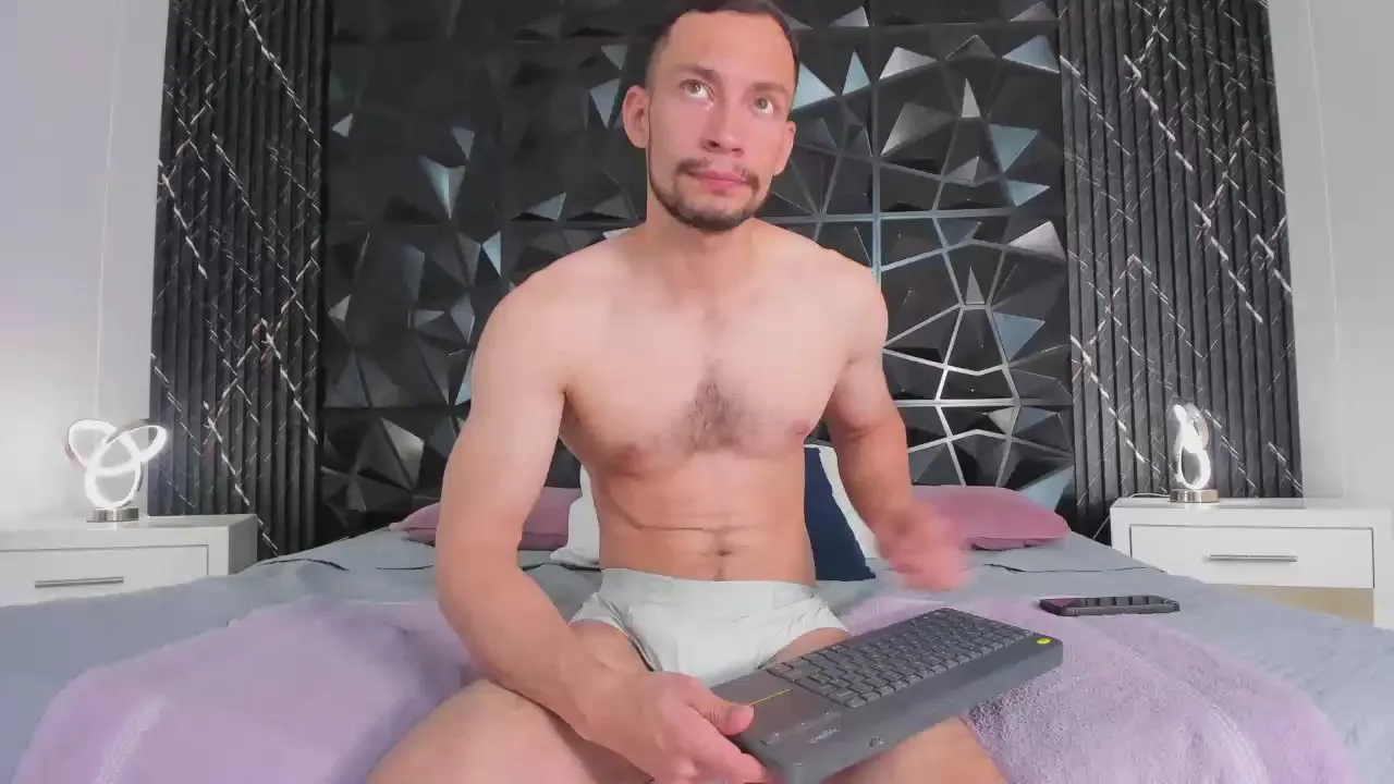 Offline TyagoRoberts on Cam4