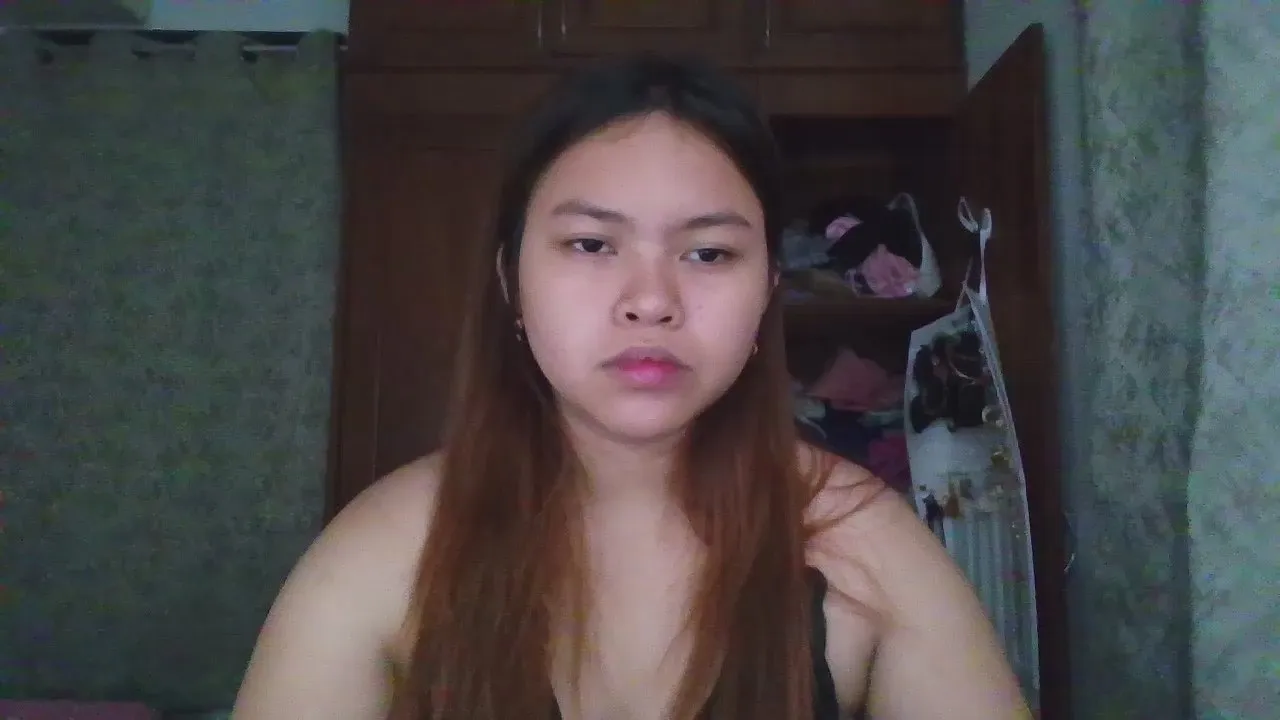 Offline Urhot_slutgirl on Cam4