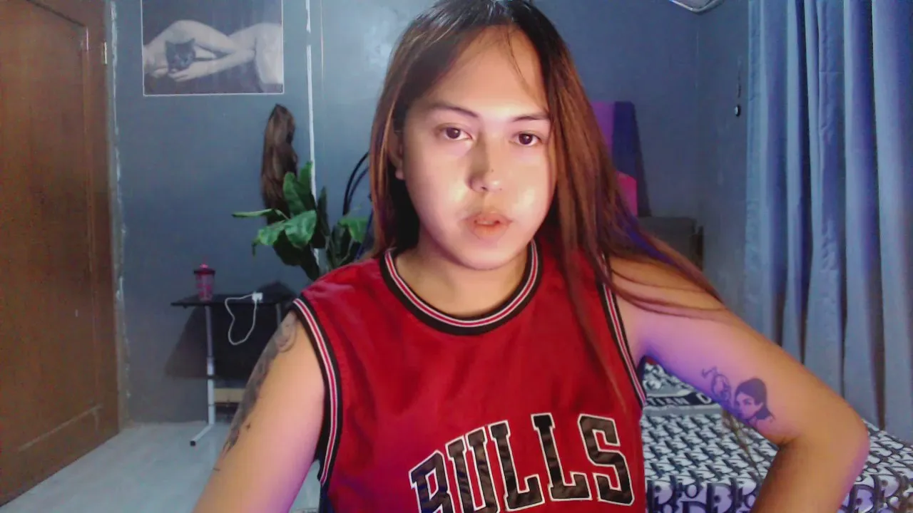 Freechat ursweetpinayxxx on Cam4