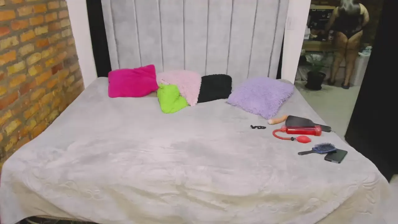 Offline Valenthottie on Cam4