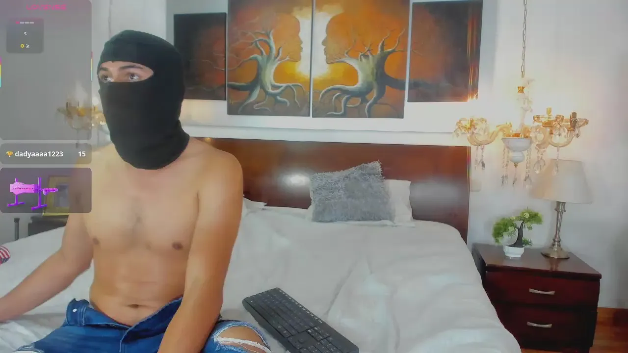 Freechat Valentiinoss on Cam4