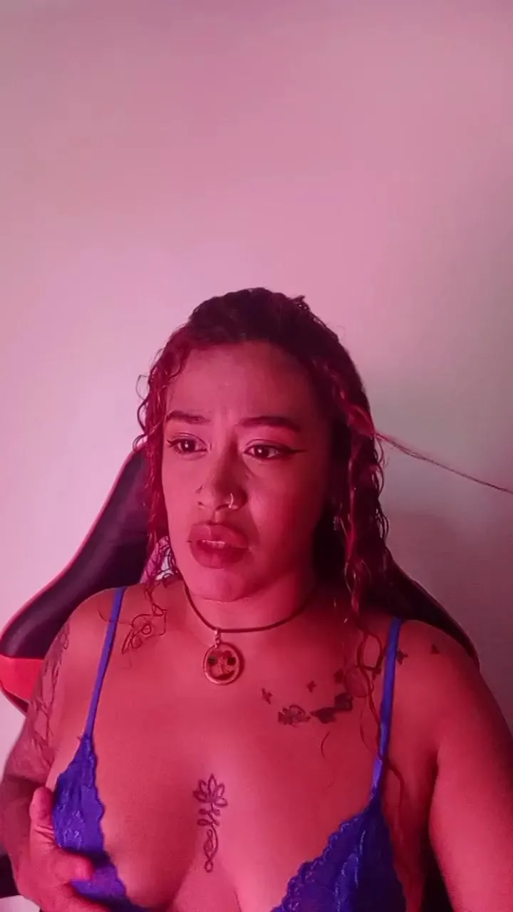 Offline valeriaherrera5 on Cam4