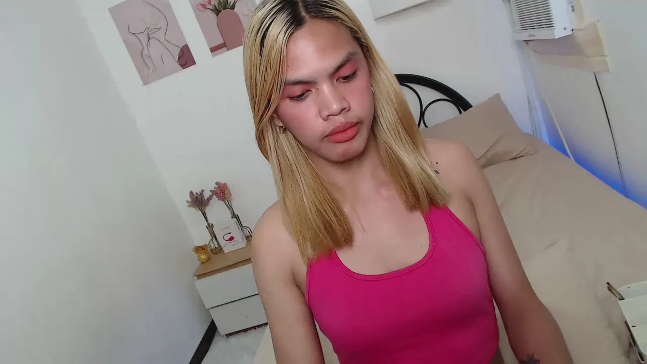 Offline Valeriemolly on Cam4