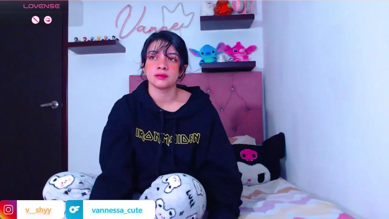Offline Vannessa_Shy on Cam4