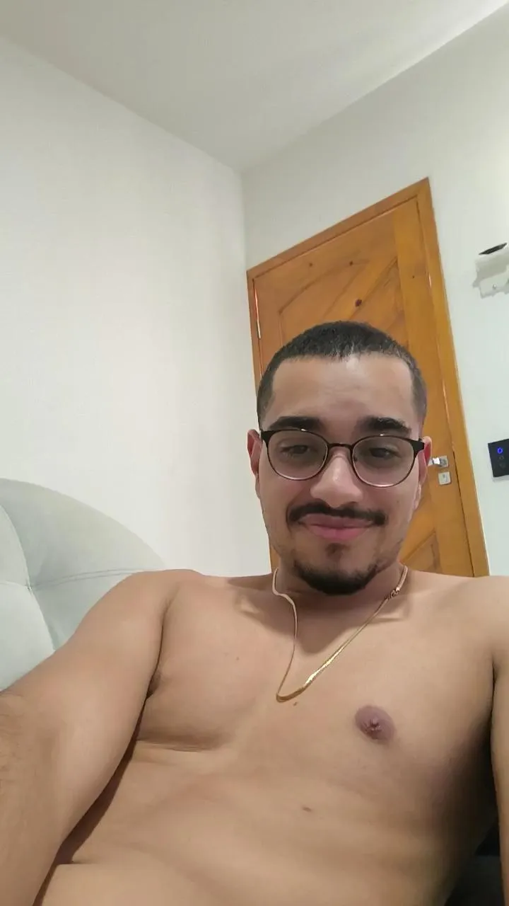 Offline Vermelhox25 on Cam4