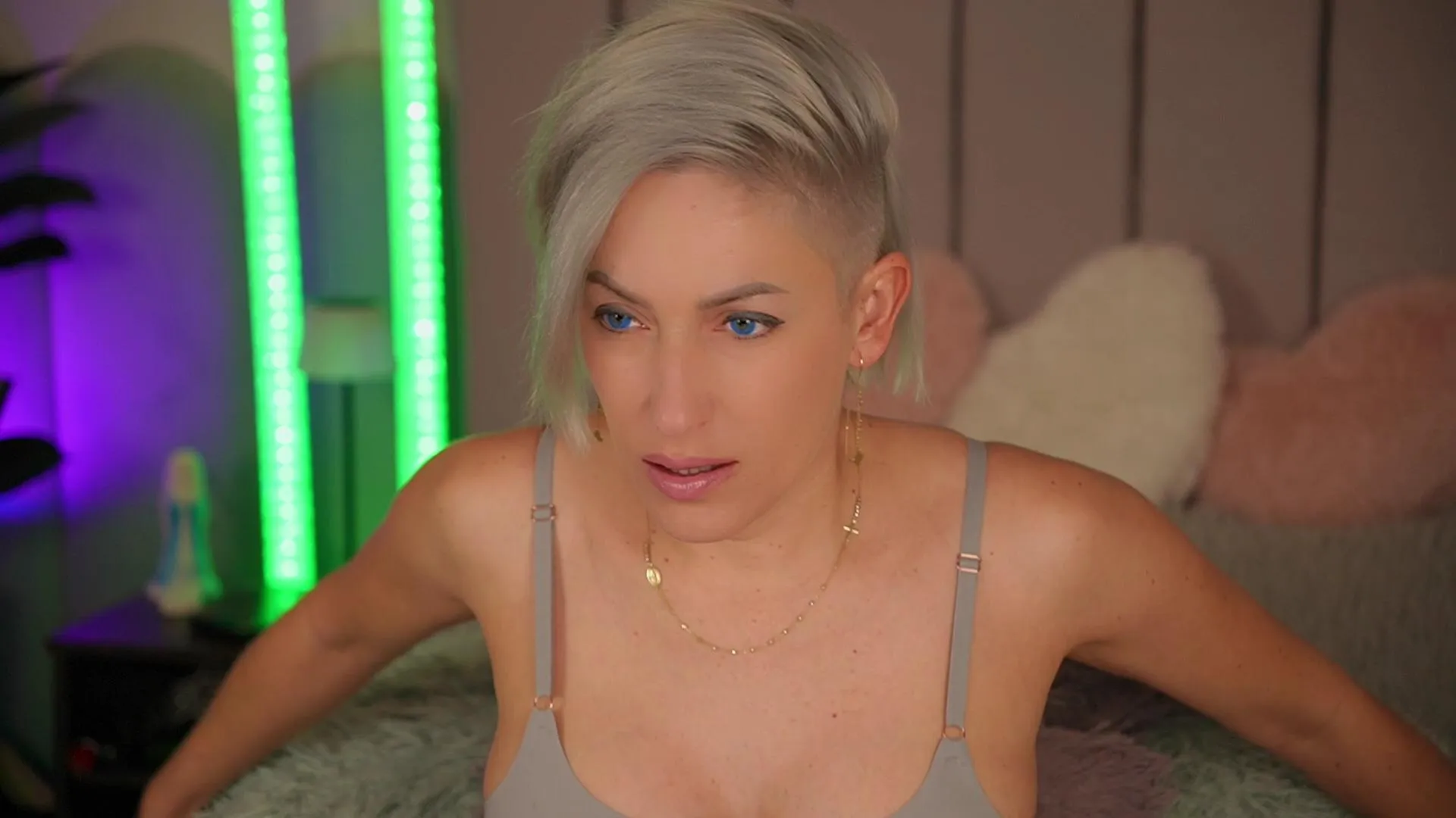 Freechat VickySecret69 on Cam4