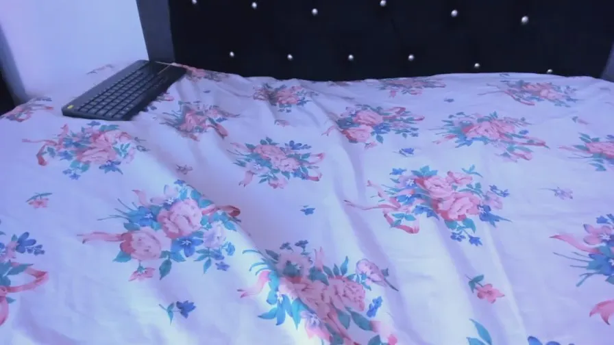 Offline VioletaDums on Cam4