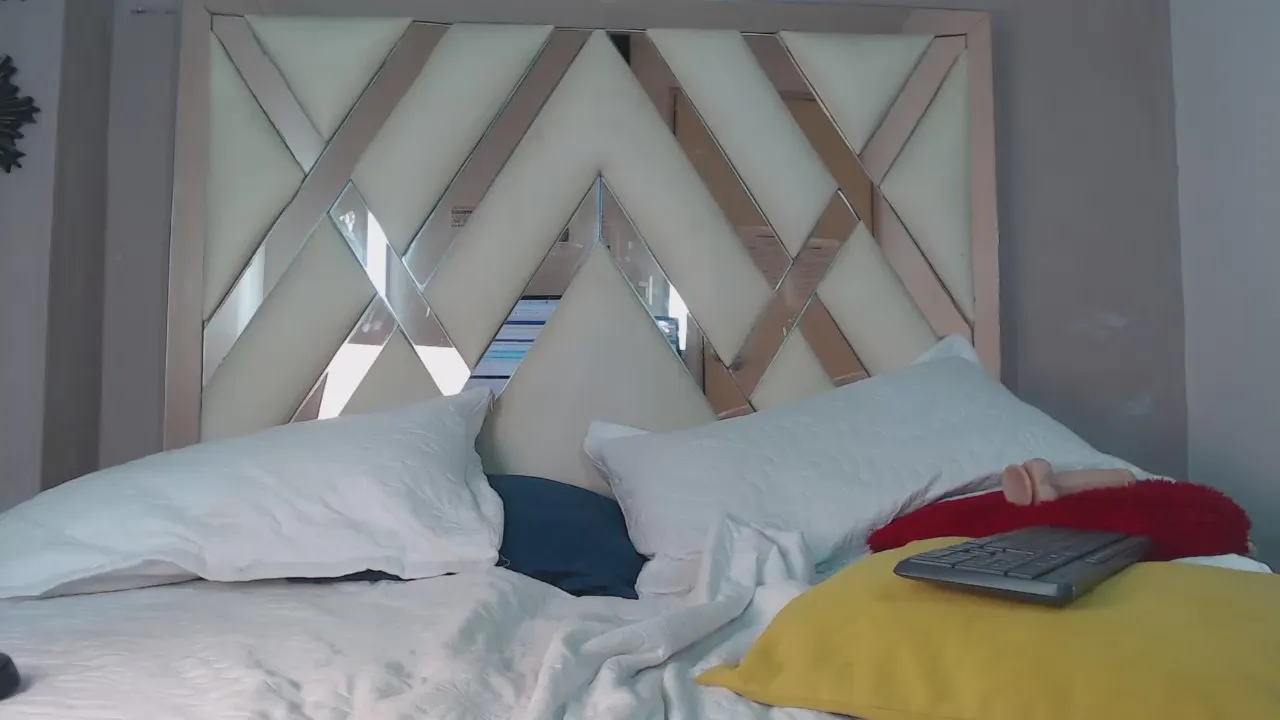 Offline VioletSalvatore on Cam4