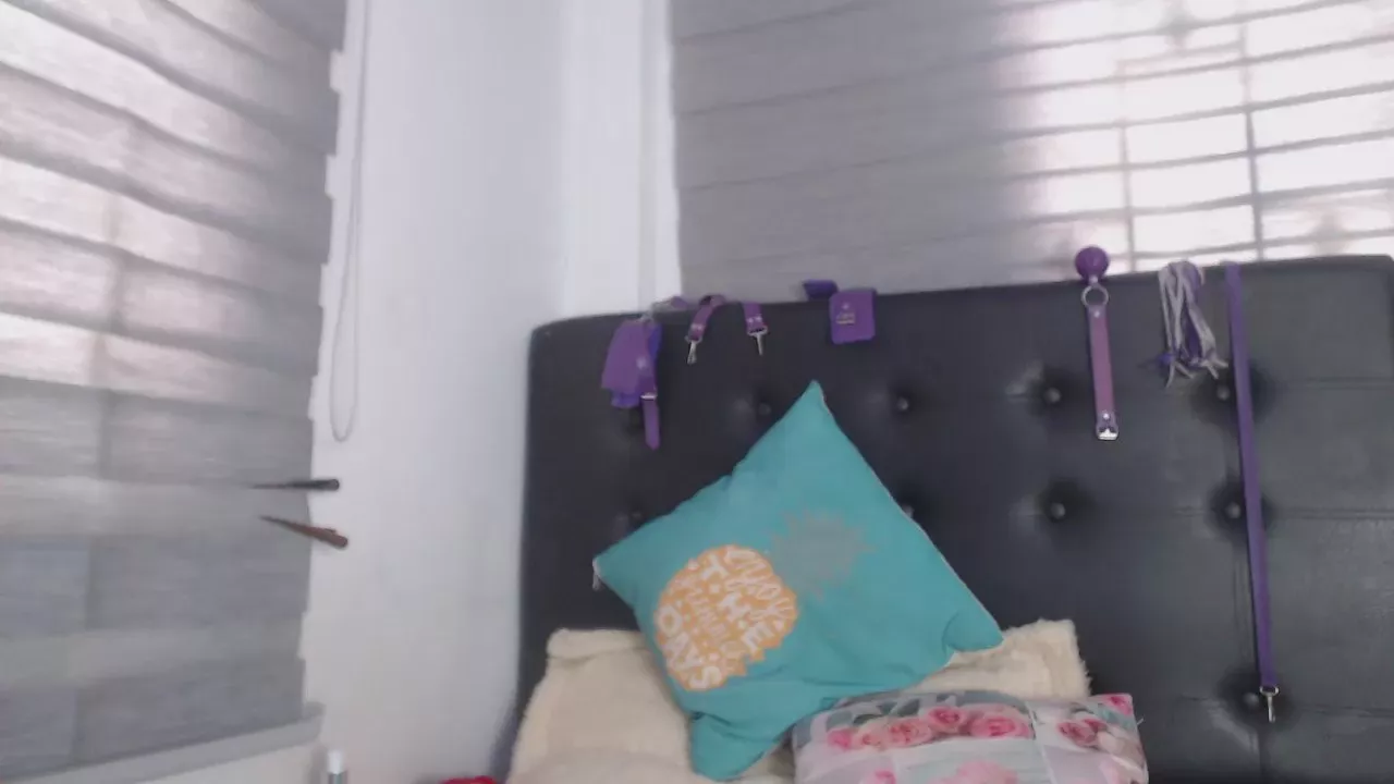 Offline VIOLETTA_HOT3 on Cam4