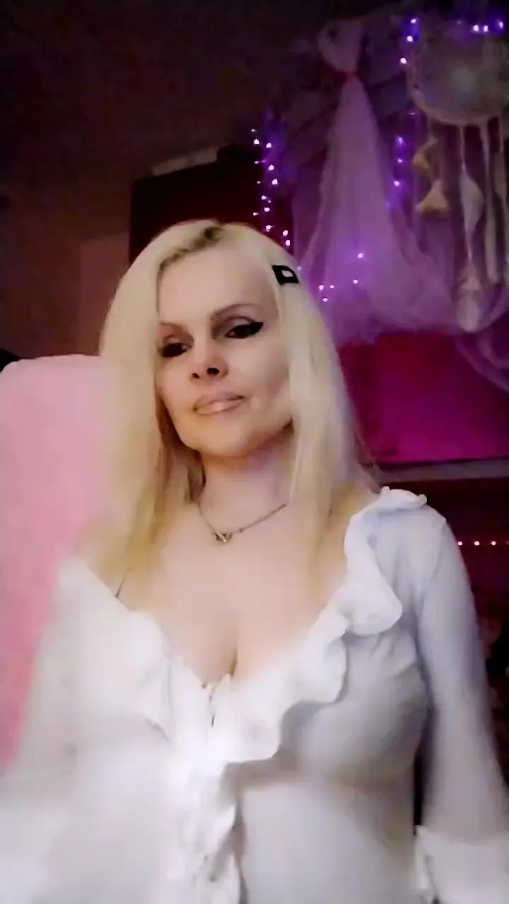 Offline violette05 on Cam4