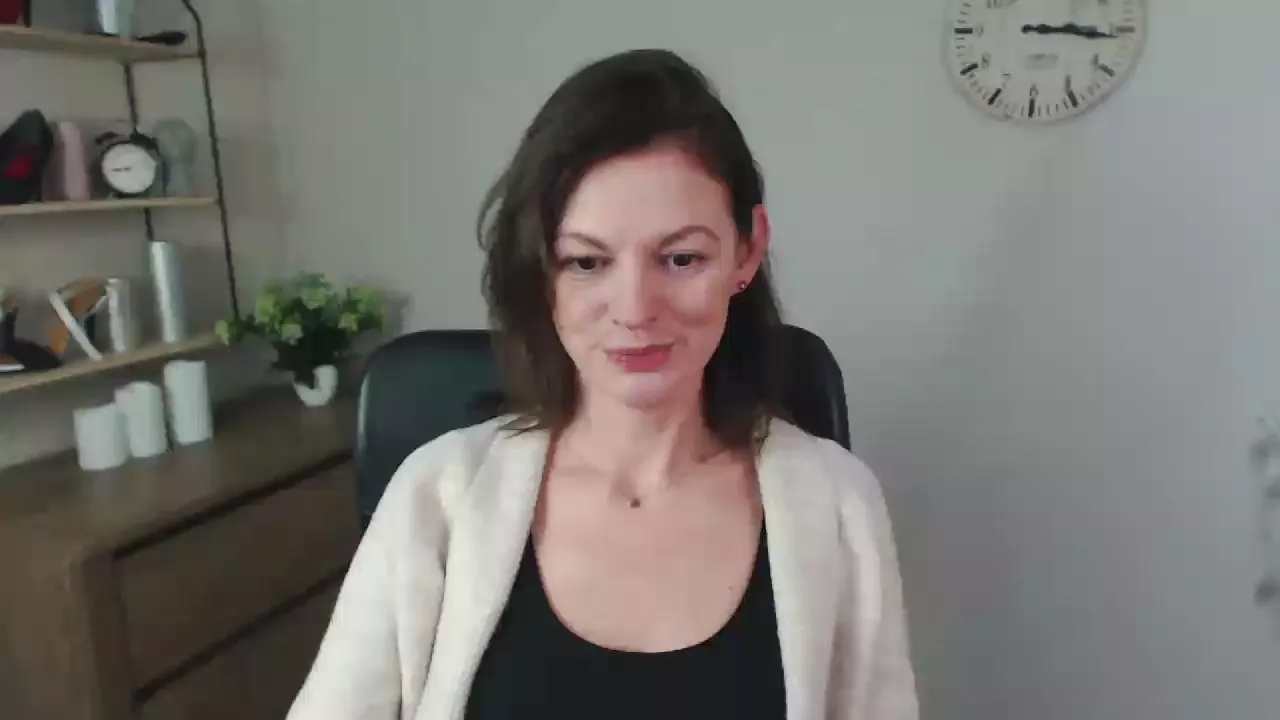 Offline Vivian_Heart on Cam4