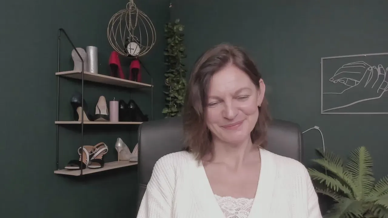 Offline Vivian_Heart on Cam4