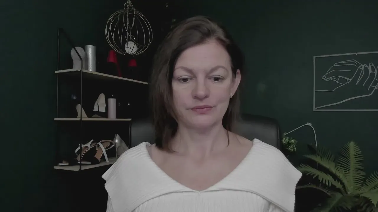 Offline Vivian_Heart on Cam4