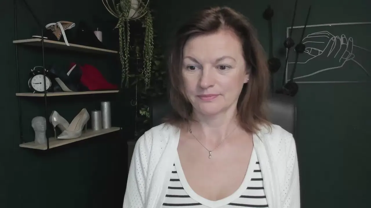 Offline Vivian_Heart on Cam4