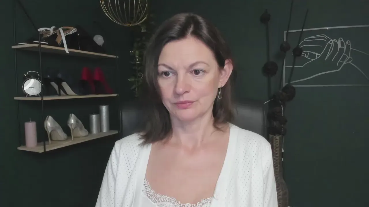 Offline Vivian_Heart on Cam4