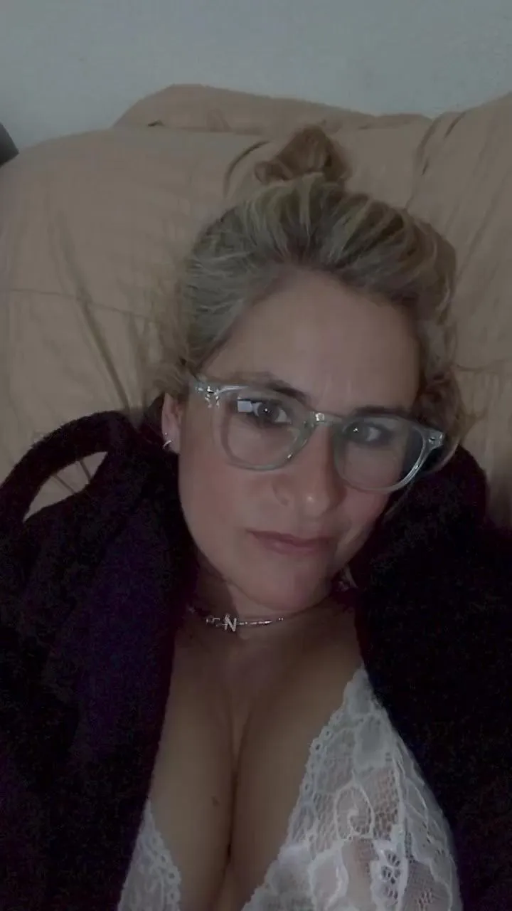 Offline Viviana48A on Cam4