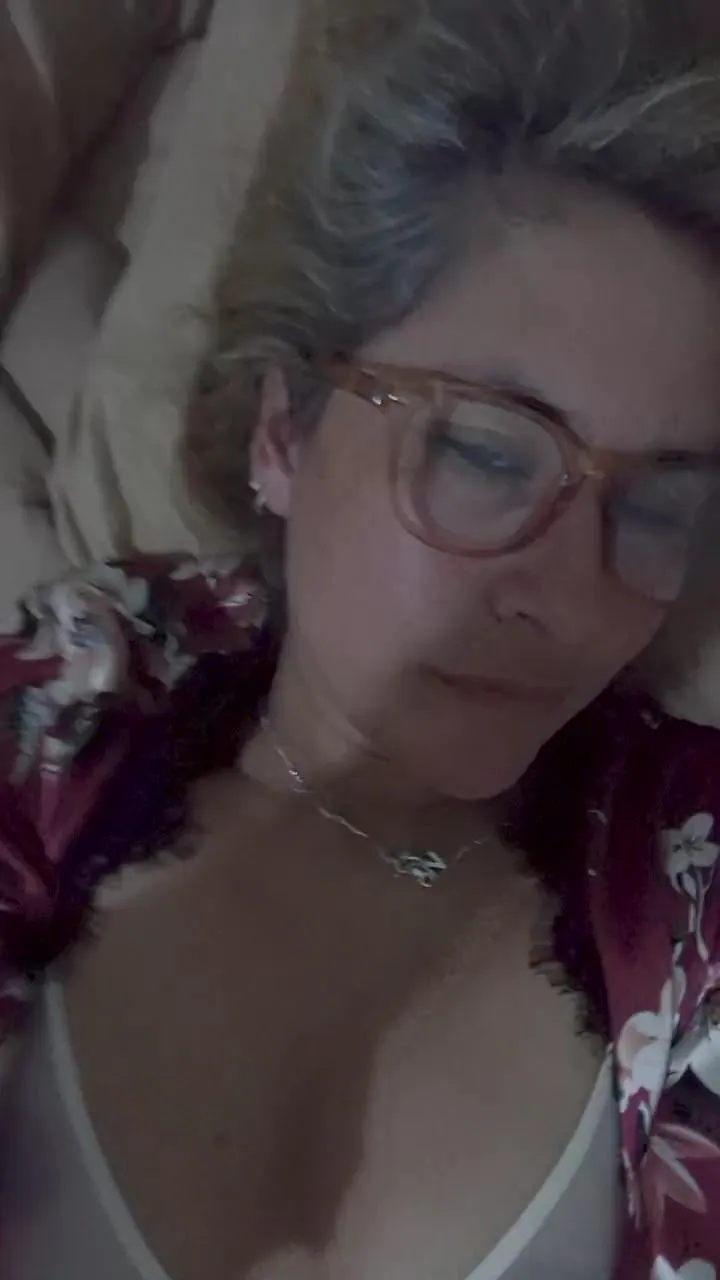 Offline Viviana48A on Cam4