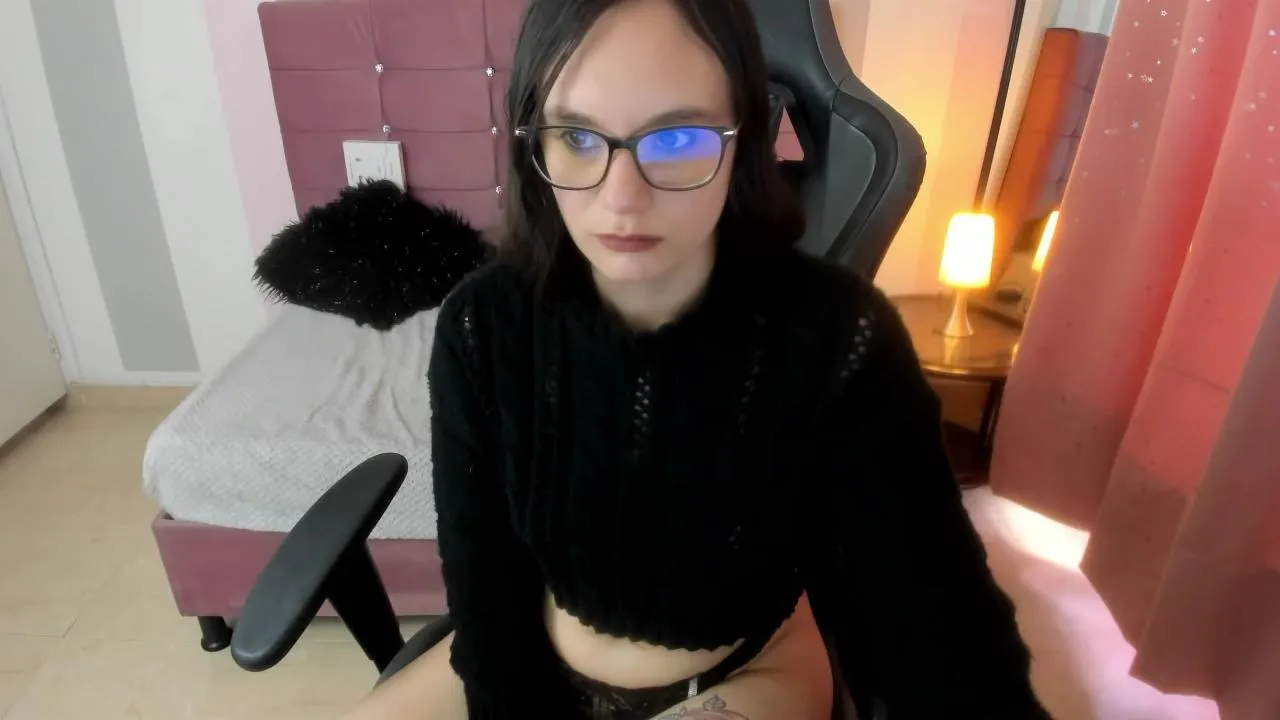 Offline Wandaa_sg on Cam4