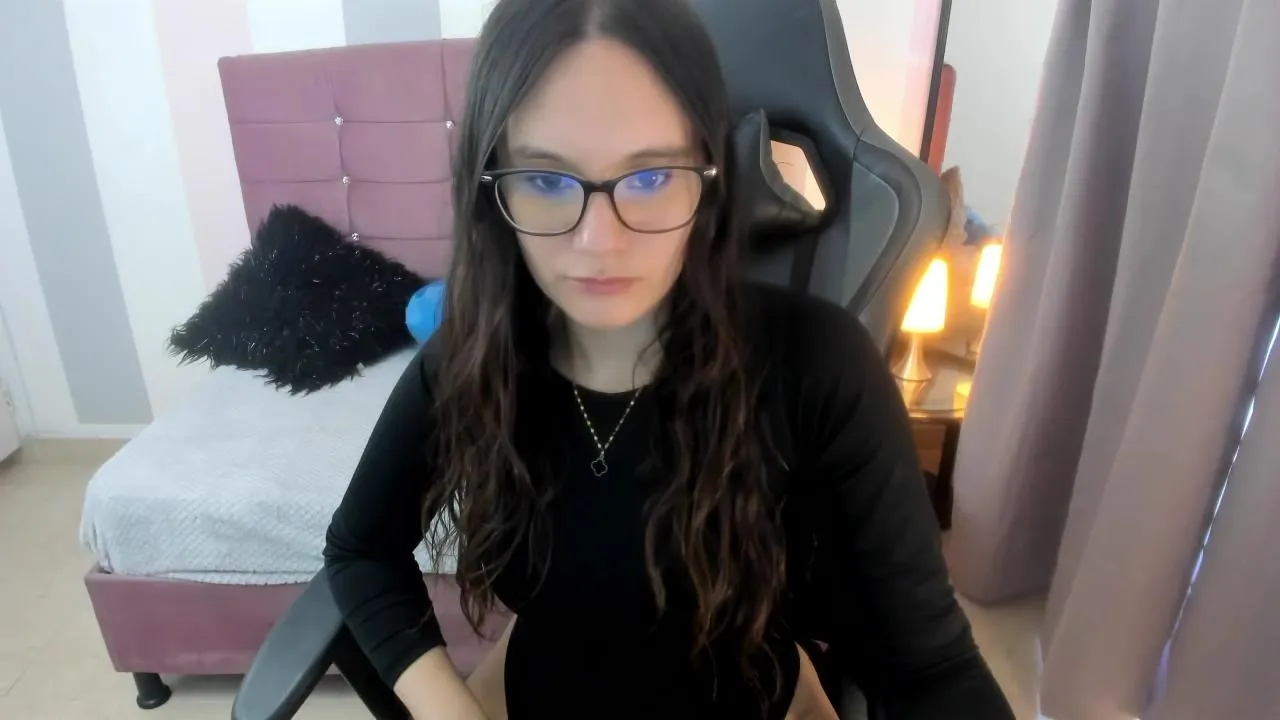 Offline Wandaa_sg on Cam4