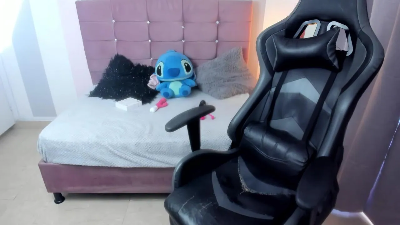 Offline Wandaa_sg on Cam4