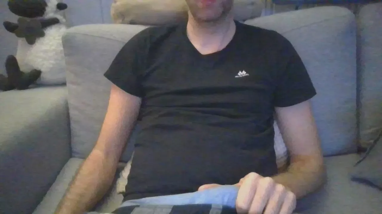 Offline white83 on Cam4