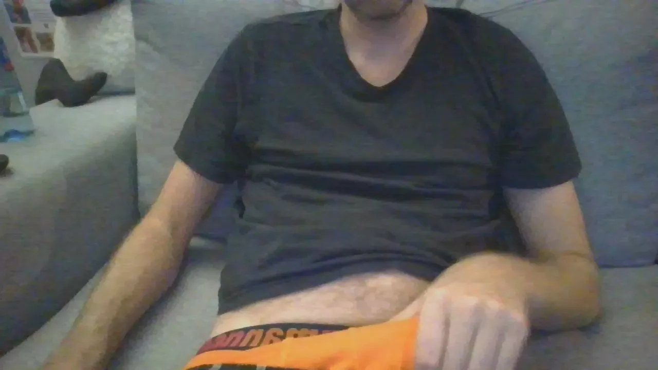 Offline white83 on Cam4