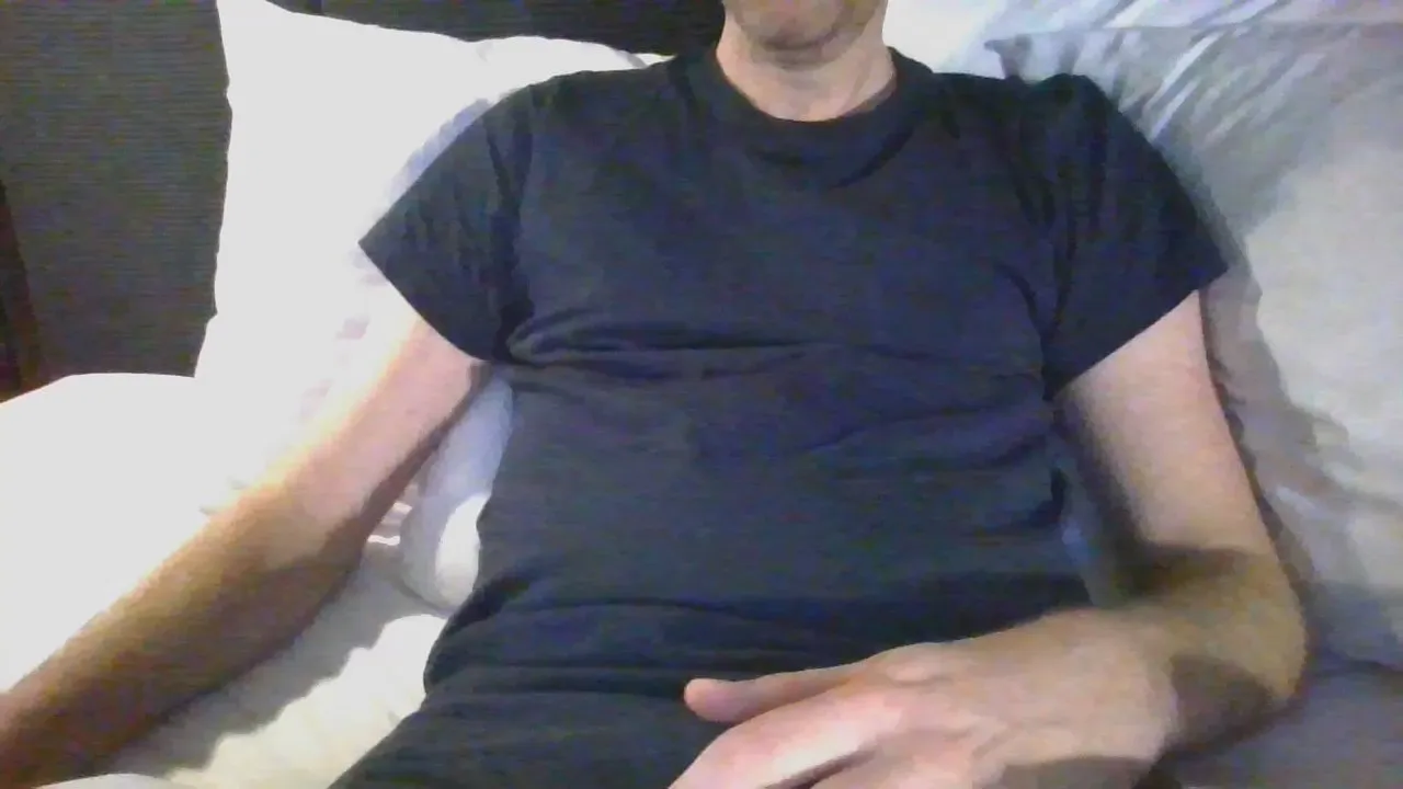 Offline white83 on Cam4