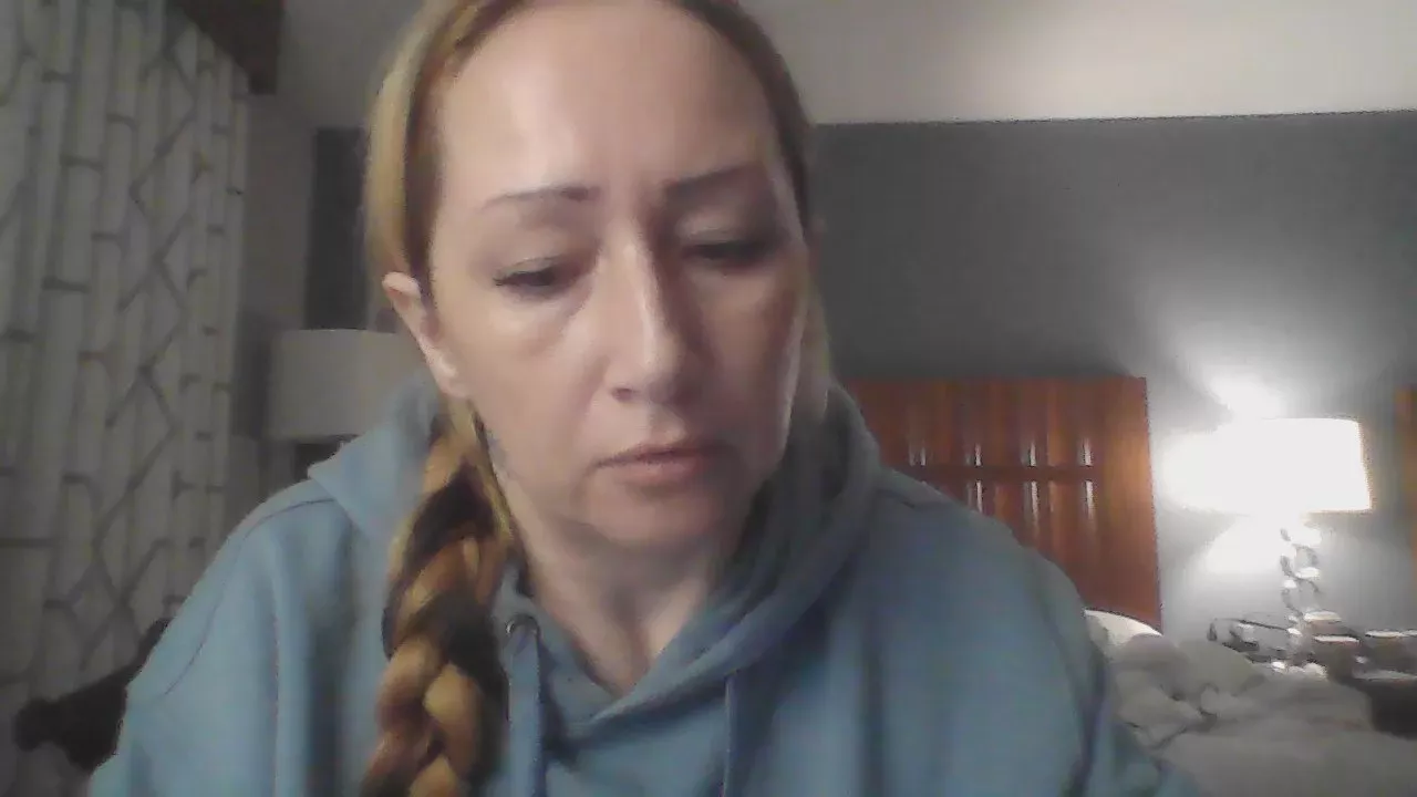 Offline Whitesluttz_liz on Cam4