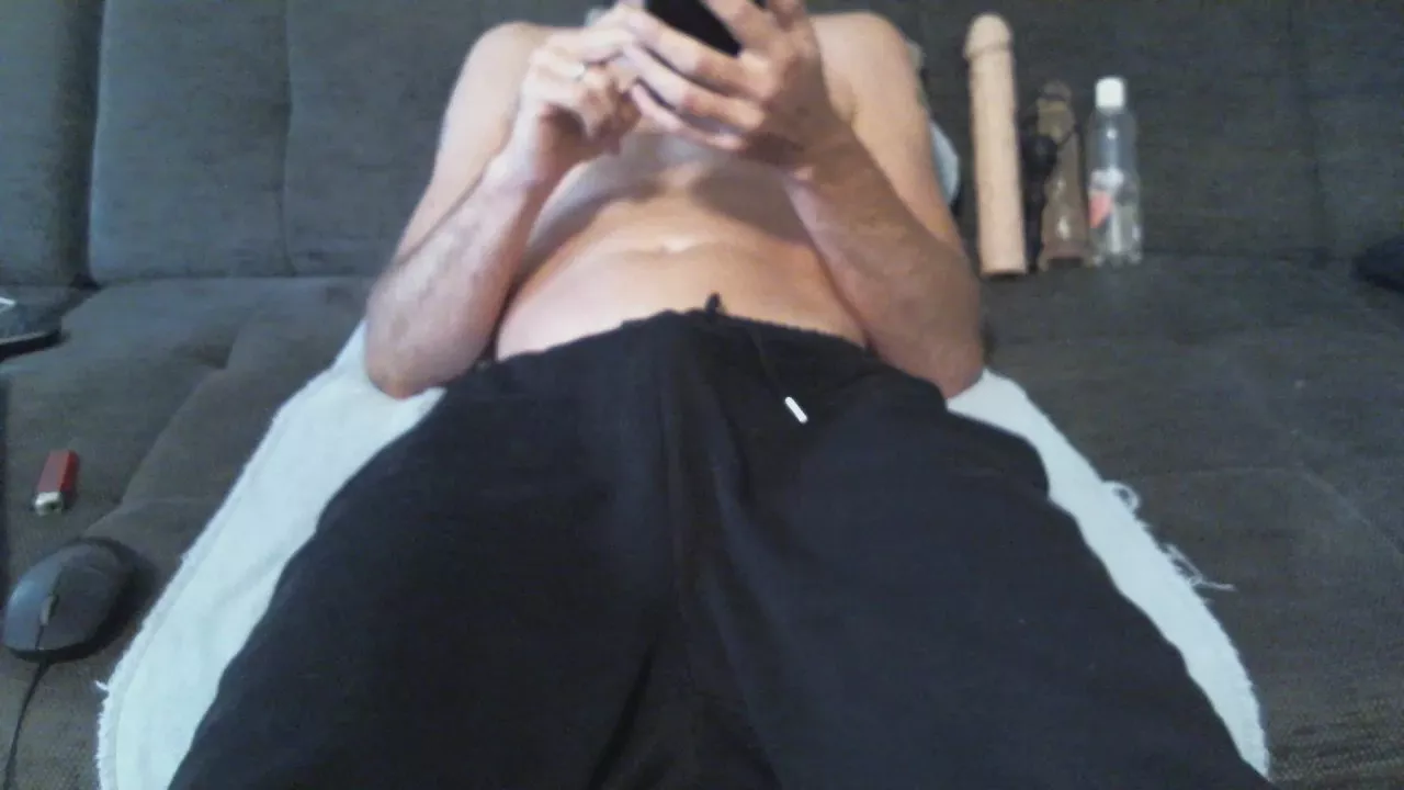 Offline wichs1980 on Cam4