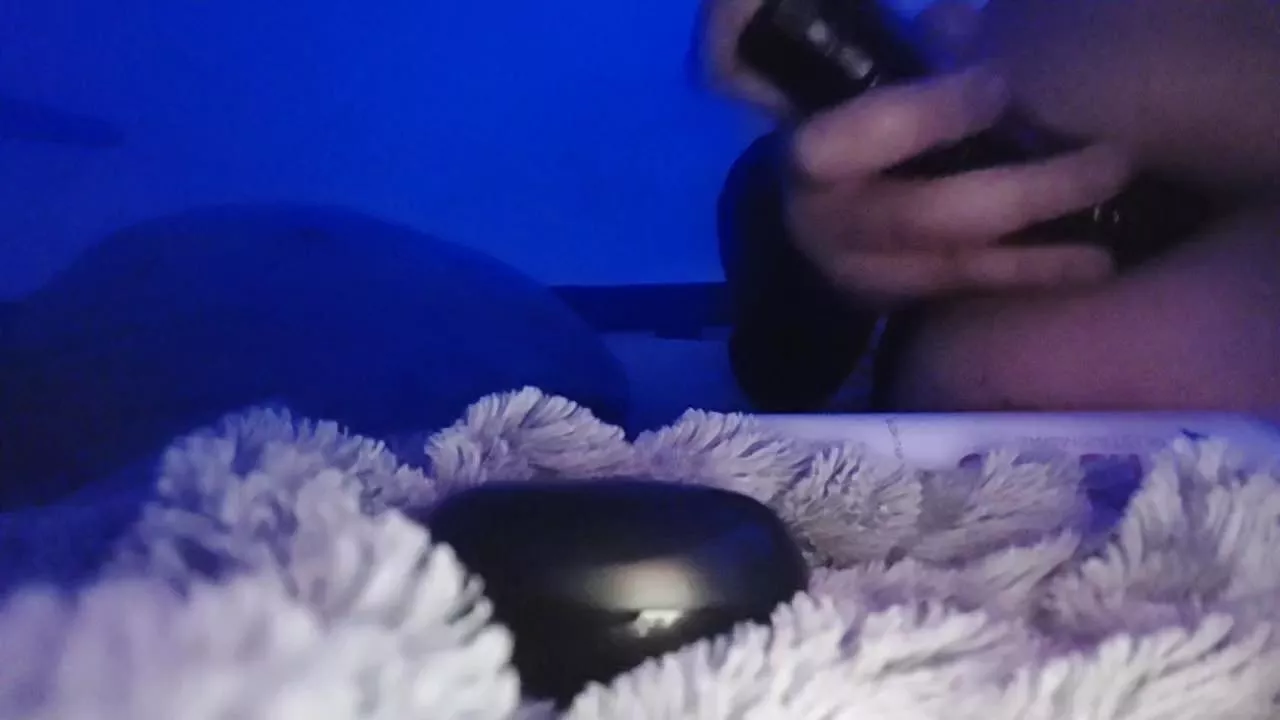 Offline Williamdu666 on Cam4