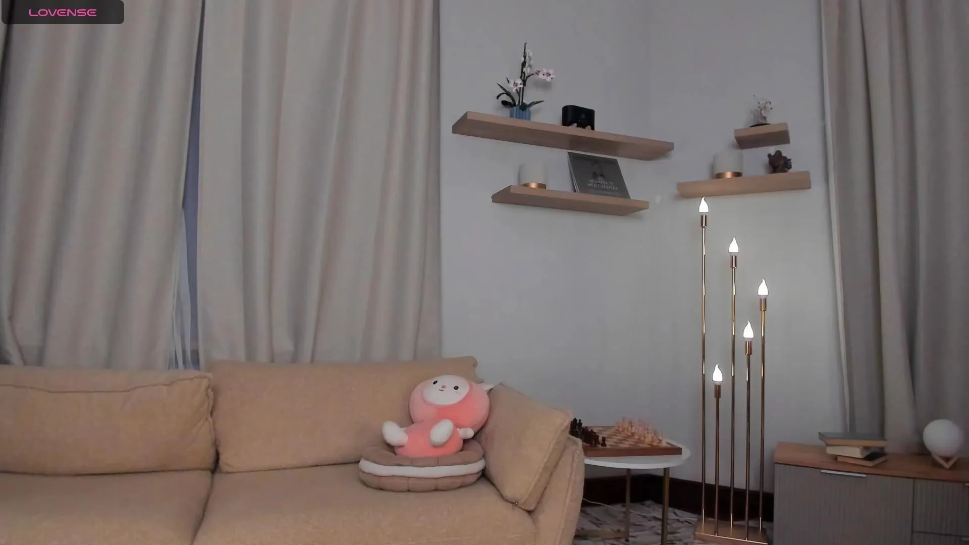 Offline Windy_Swallow on Cam4