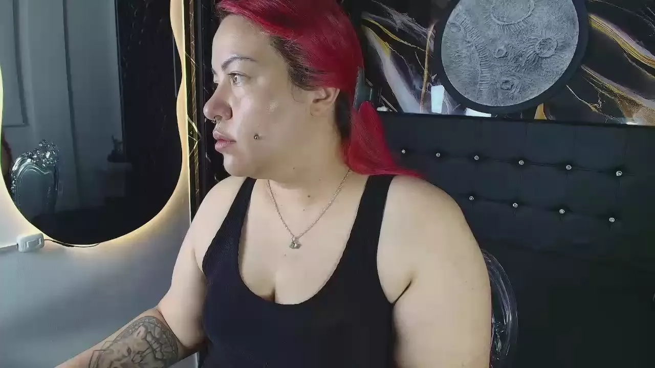 Offline Witch_Scarlet2 on Cam4