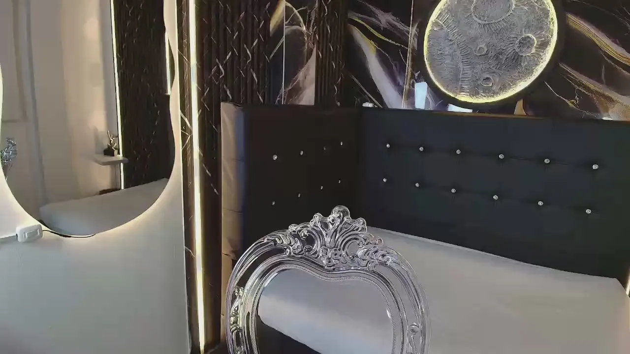 Offline Witch_Scarlet2 on Cam4