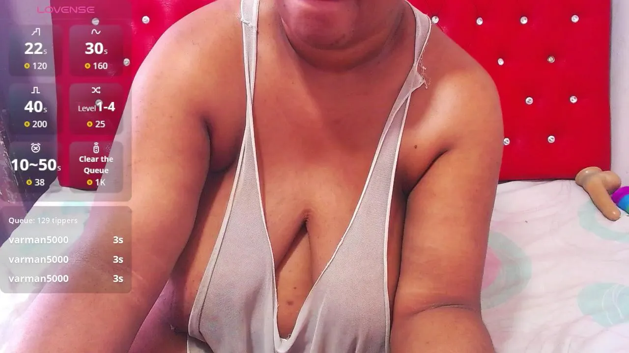 Offline WonderfulDiana on Cam4