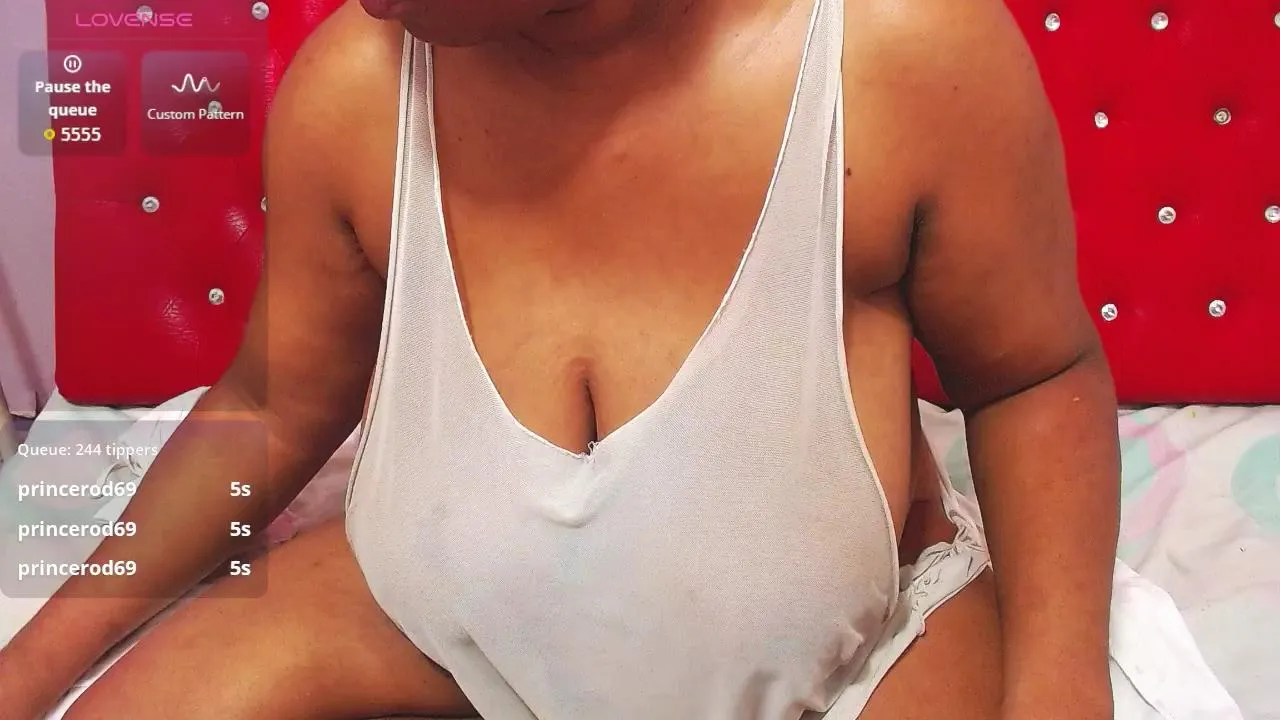 Offline WonderfulDiana on Cam4