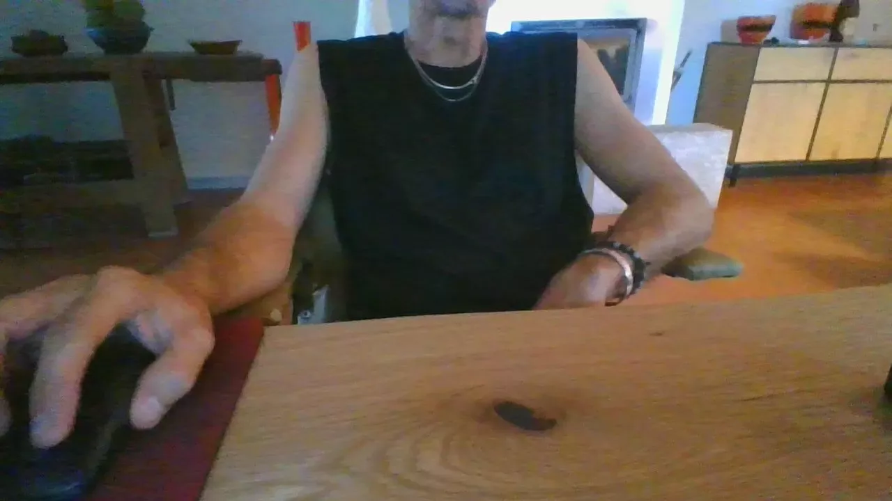 Offline xbellerofont on Cam4