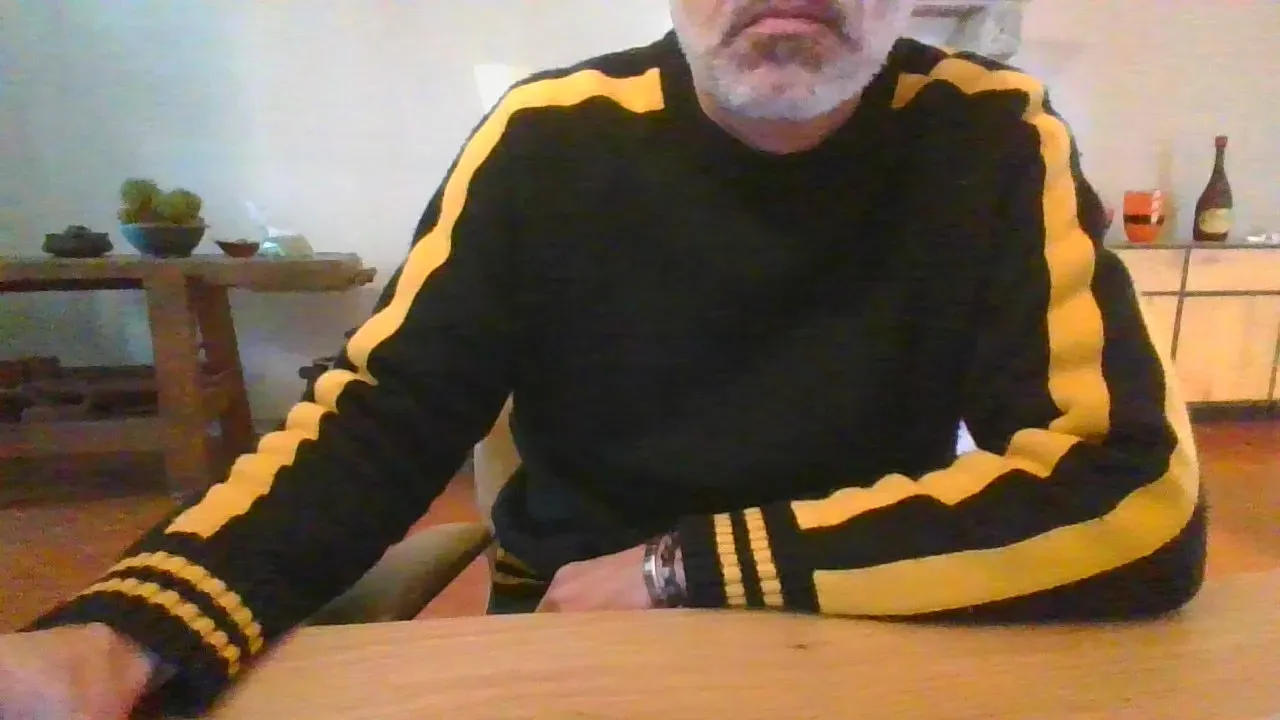 Offline xbellerofont on Cam4